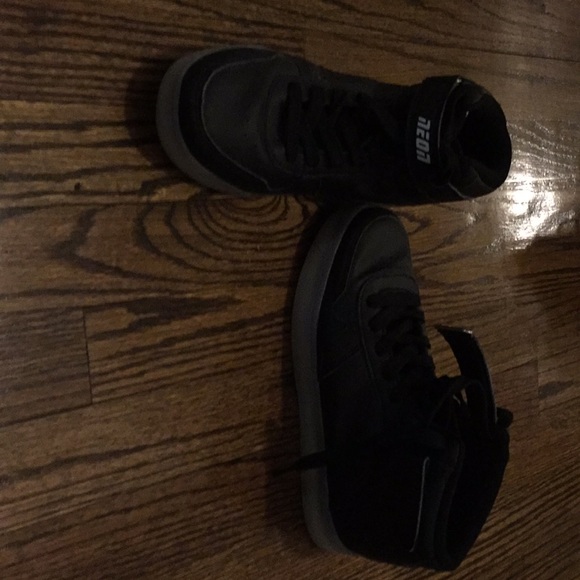 Neon shoes, fully functional with charger included - Picture 1 of 1